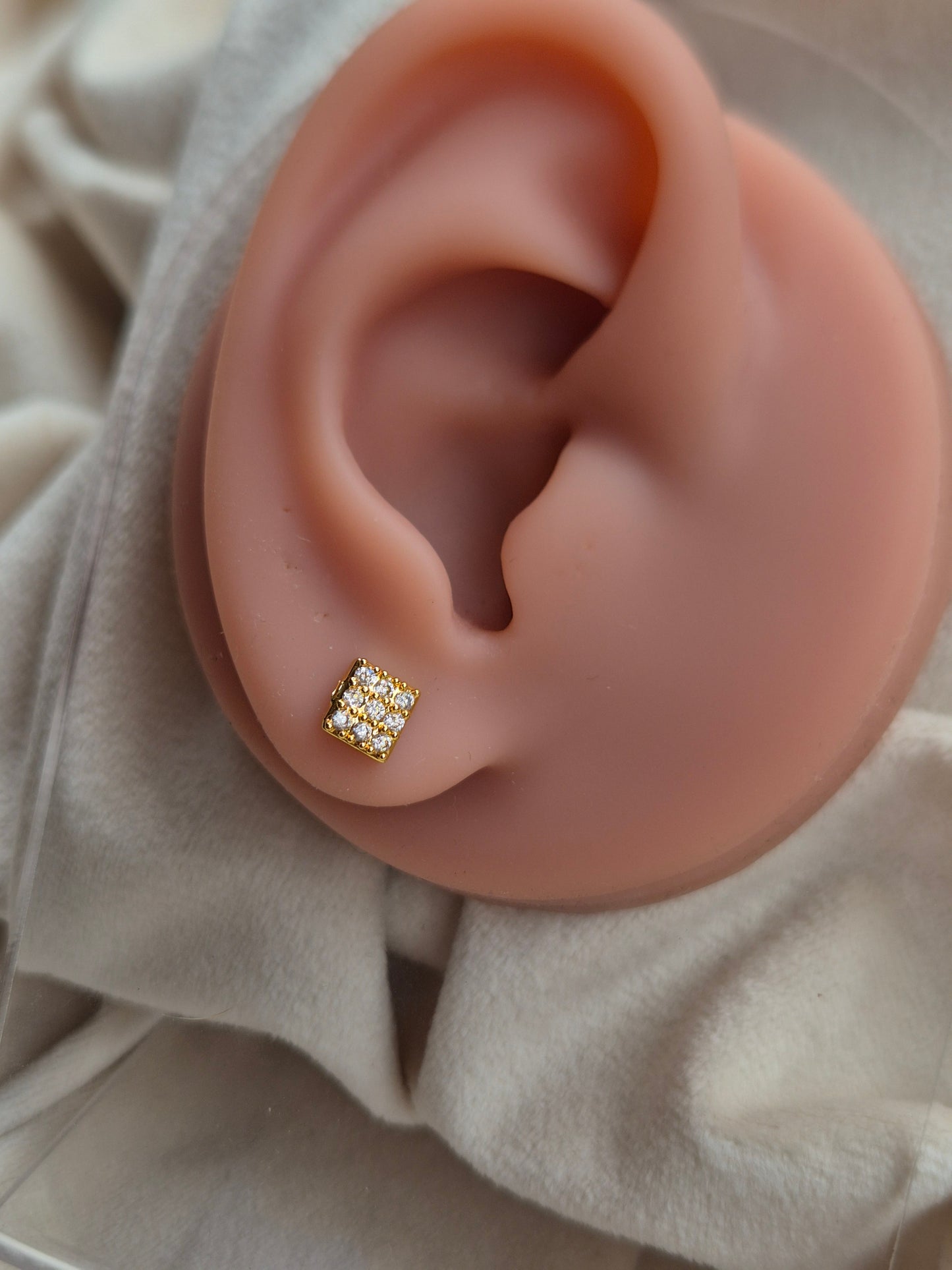 Sq. Studs (Unisex)