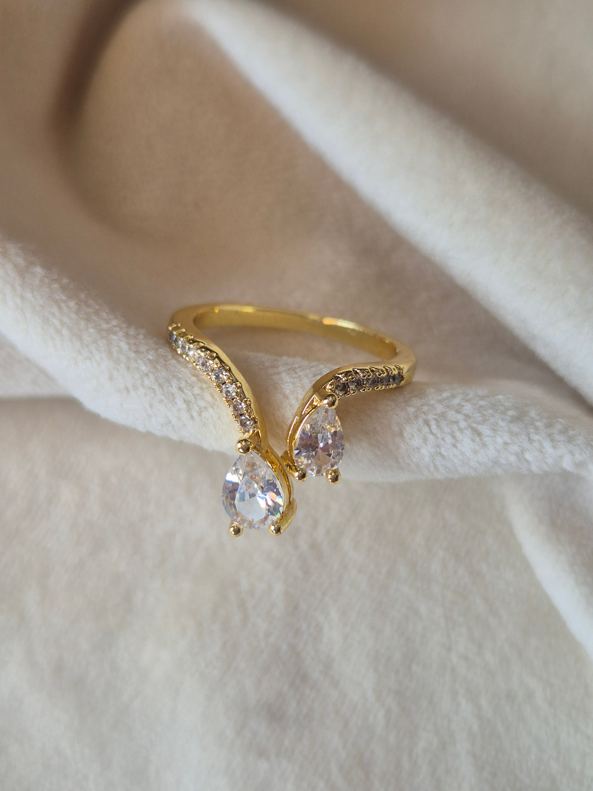 Pearcut Diamond Ring (Adjustable)