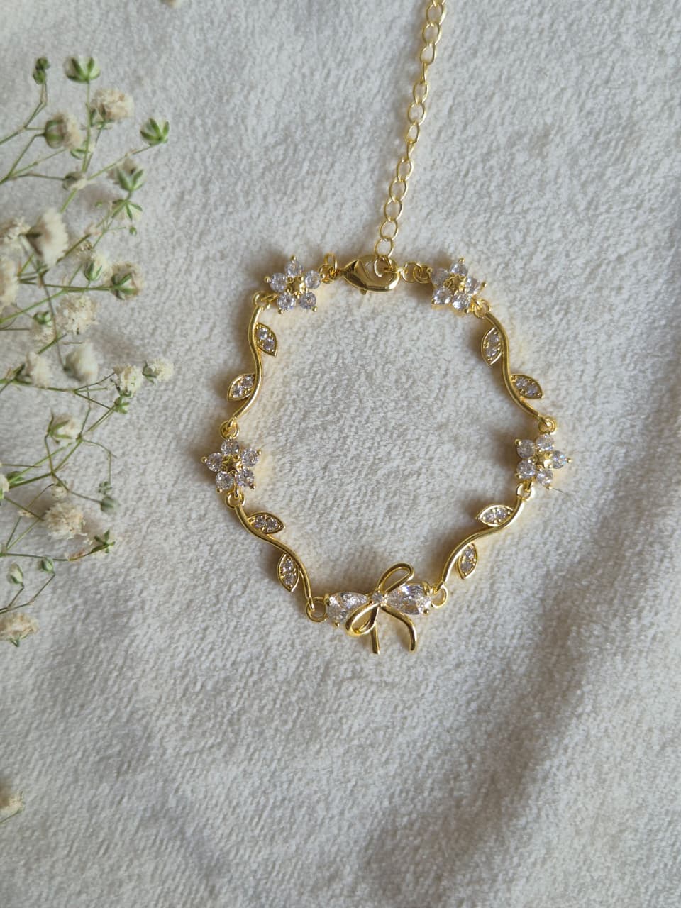 White Bow Bracelet (Small Size)