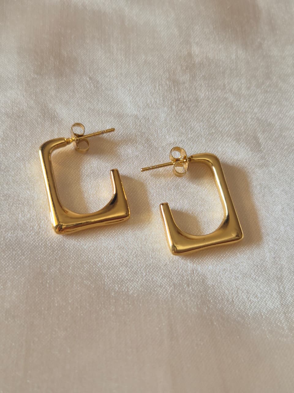 Sq. Hoops