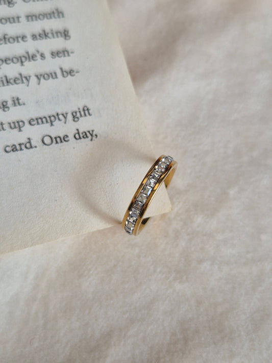 Diamonds Ring