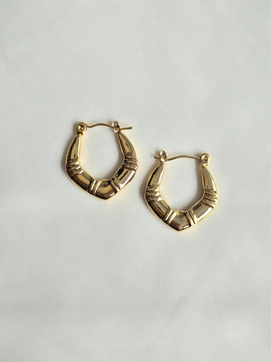Lucy Hoops