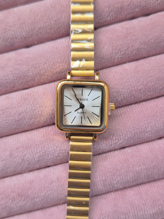 Sq. Classic Vintage Watch