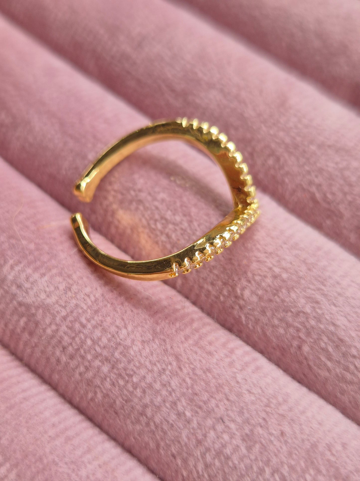 Studded minimal V ring (Adjustable)