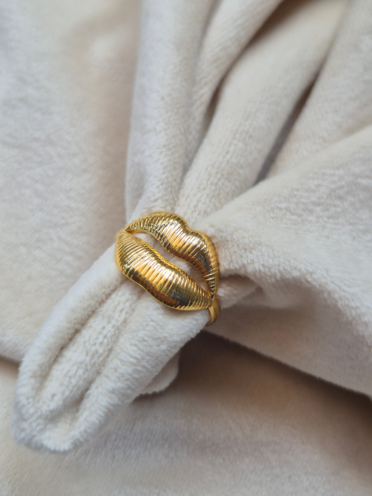 Lips Ring (Adjustable)