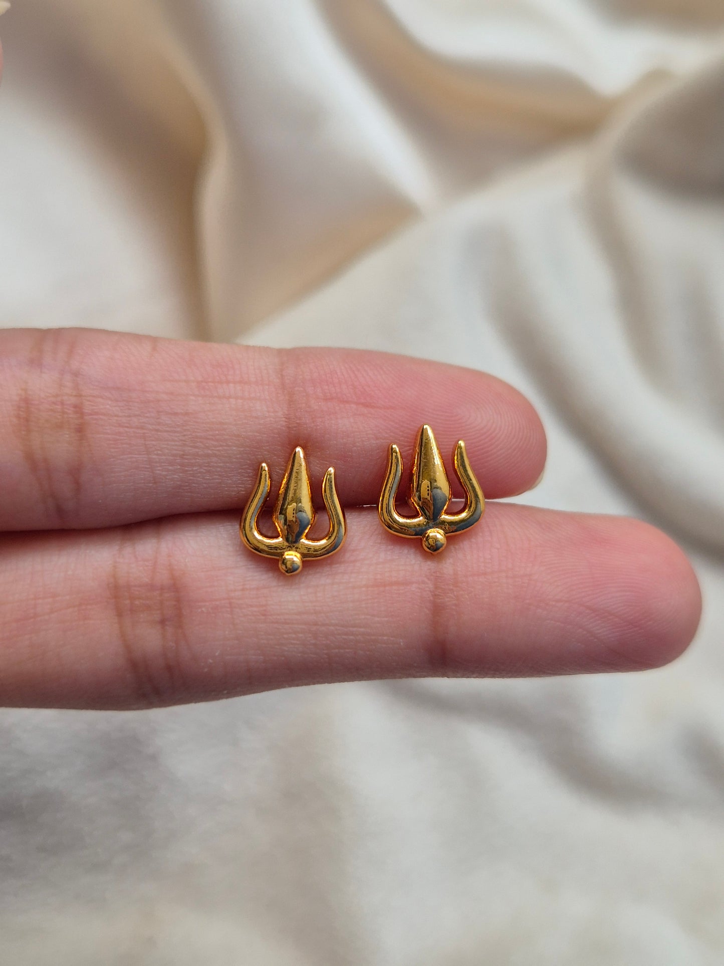 Trishul Studs
