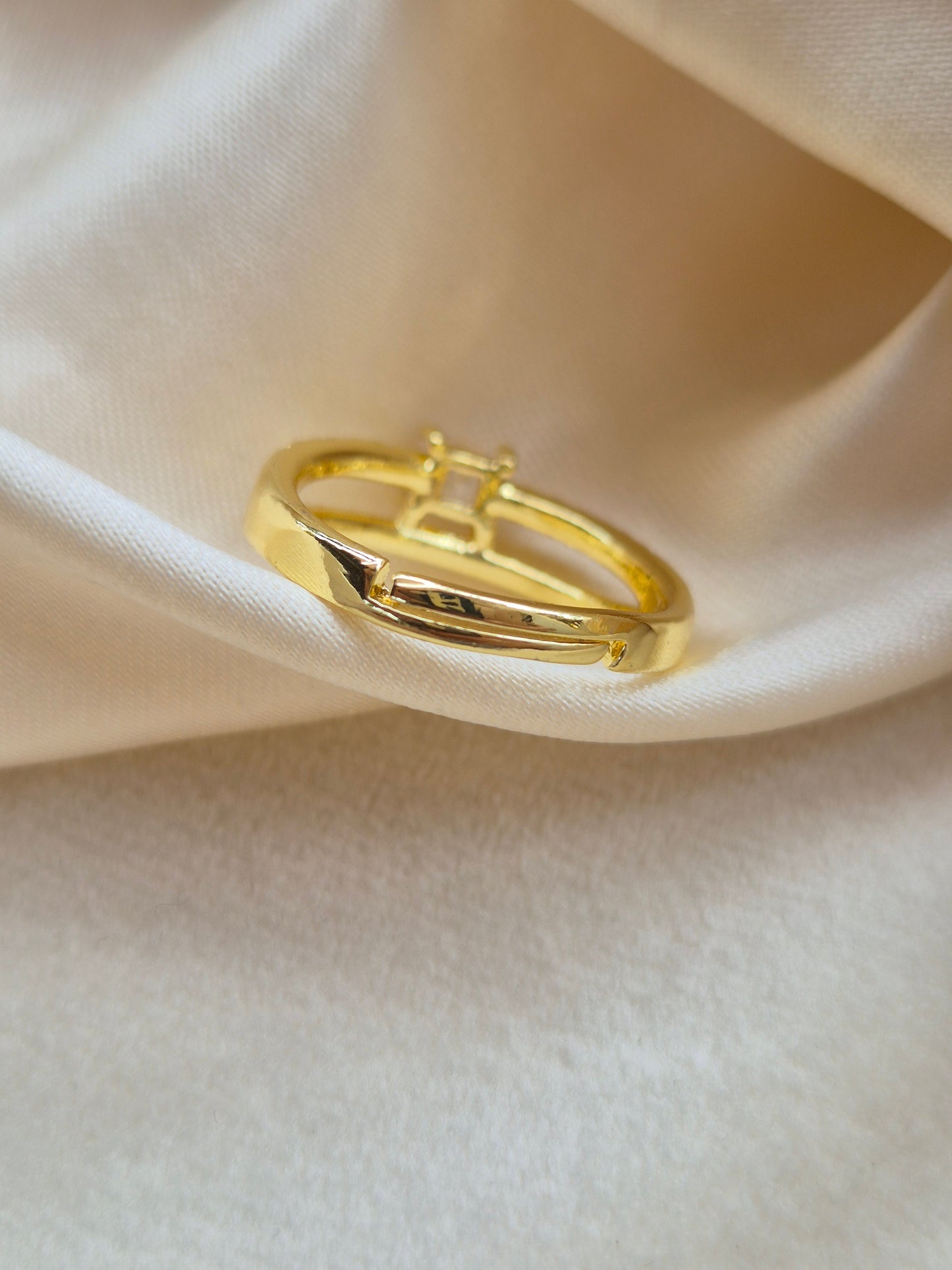 Elara Ring (Adjustable)