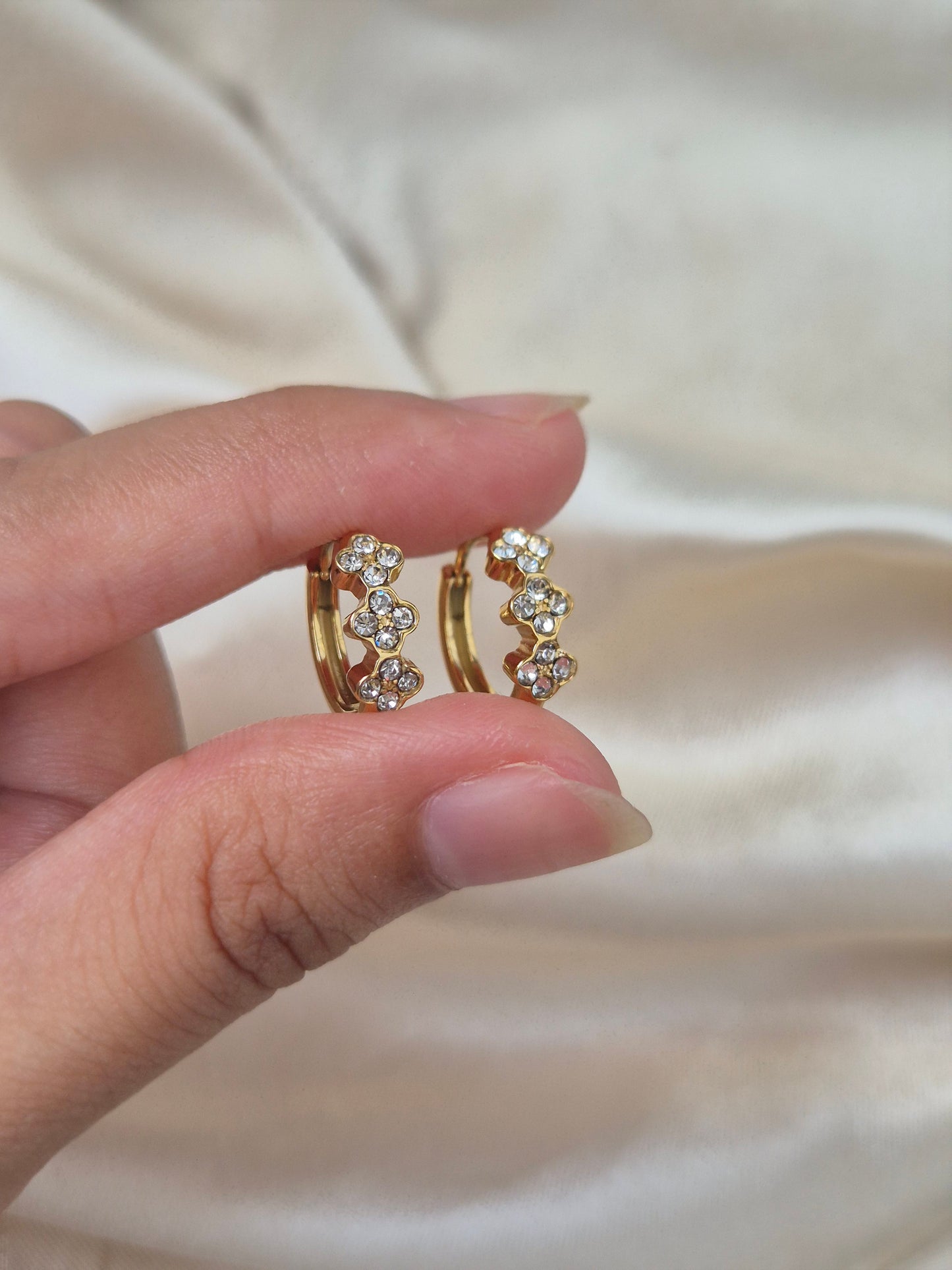 Mini 3 clover hoops