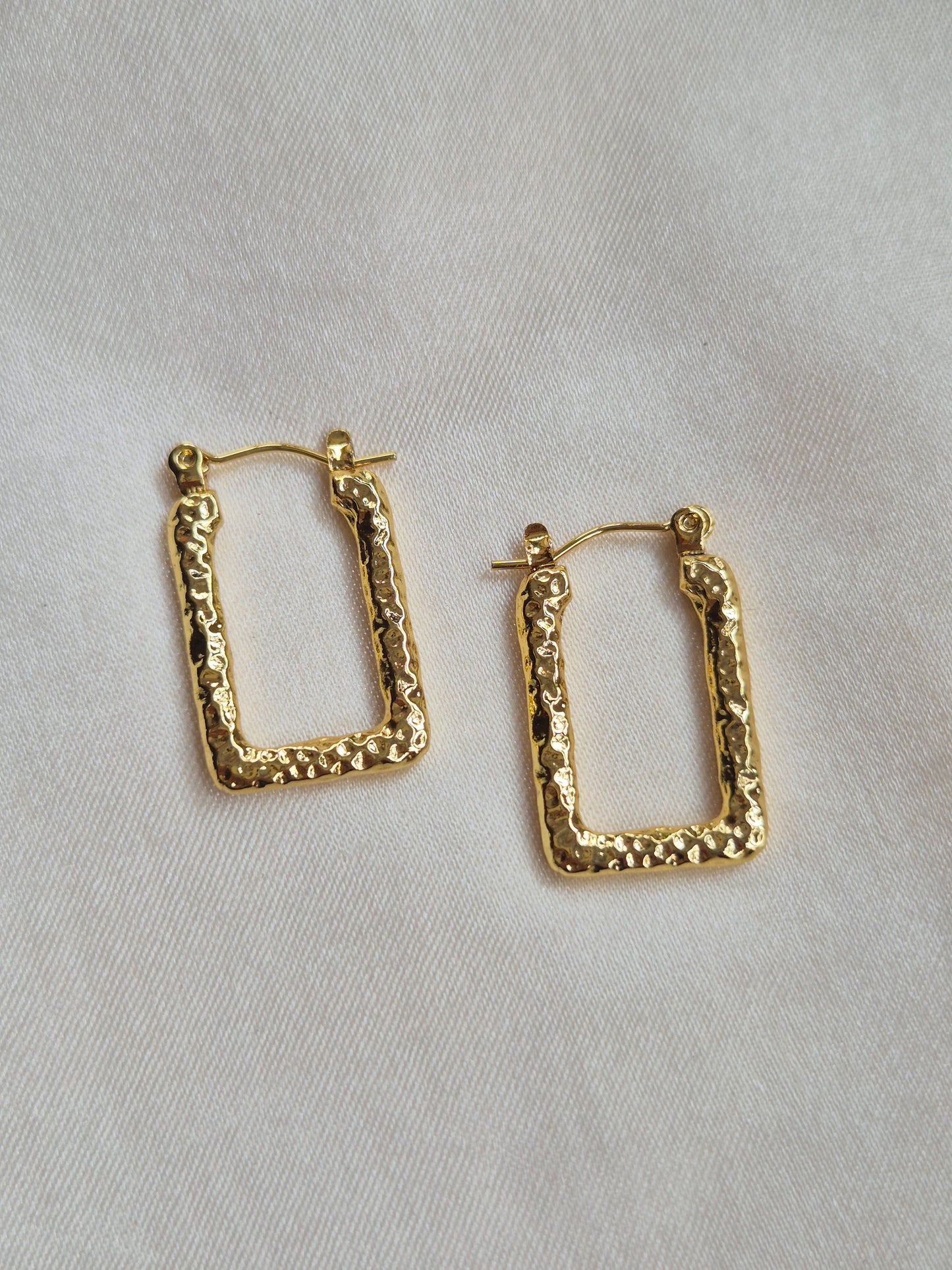 Sq. Hoops