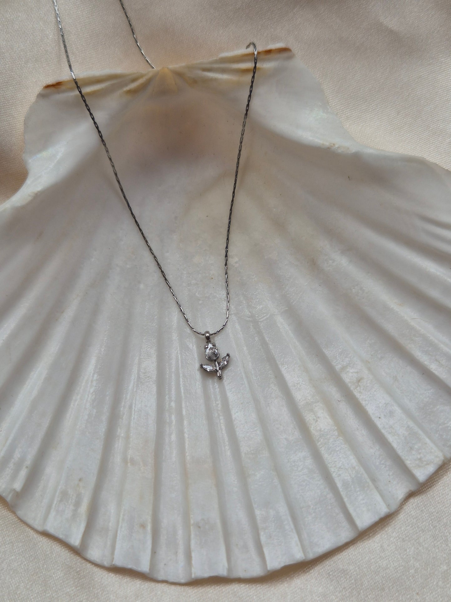 Silver Mini Tulip Necklace
