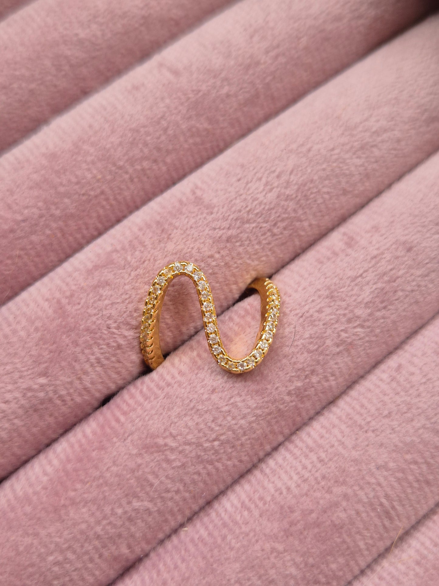Wavy Ring (Adjustable)