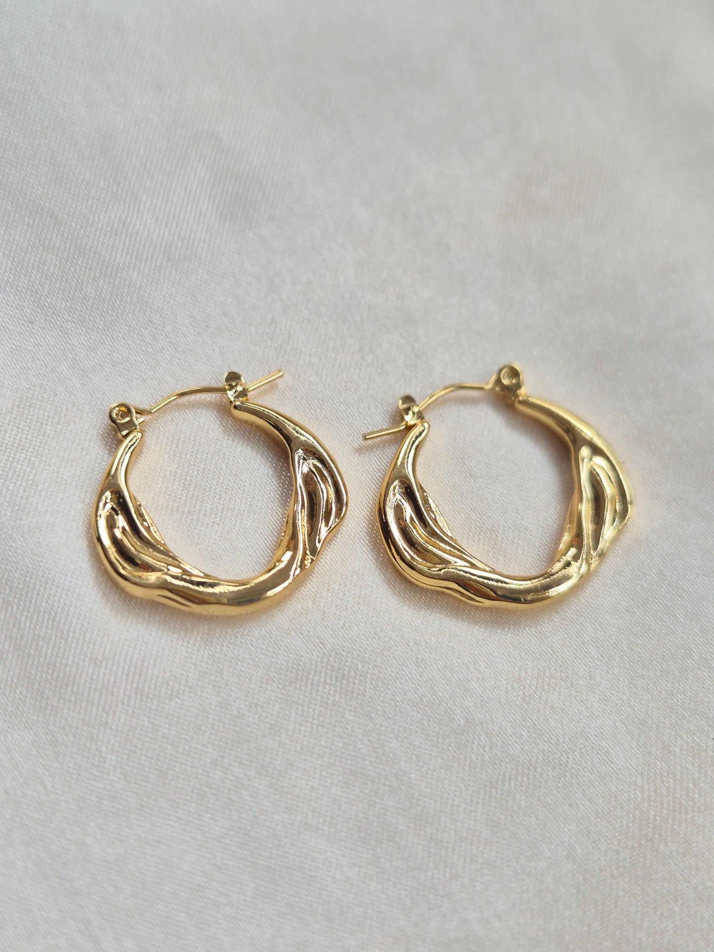 Aashi Hoops