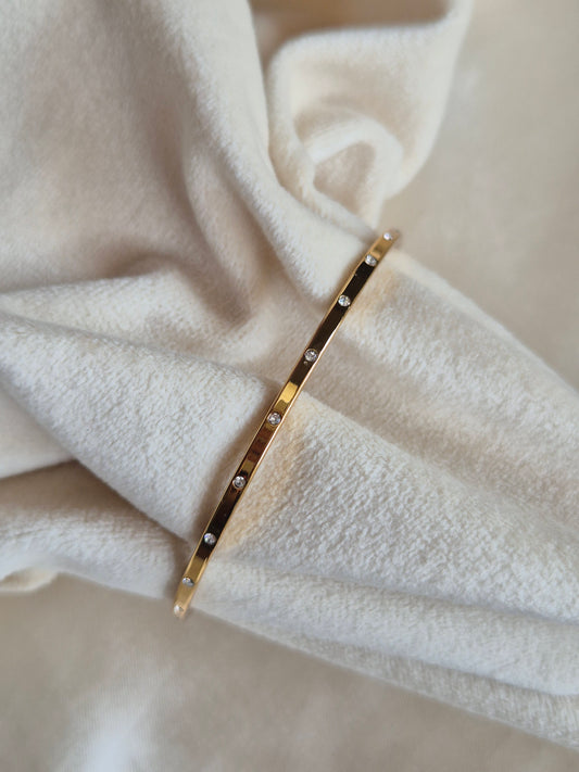 Thin Stud Bangle (Normal Size)