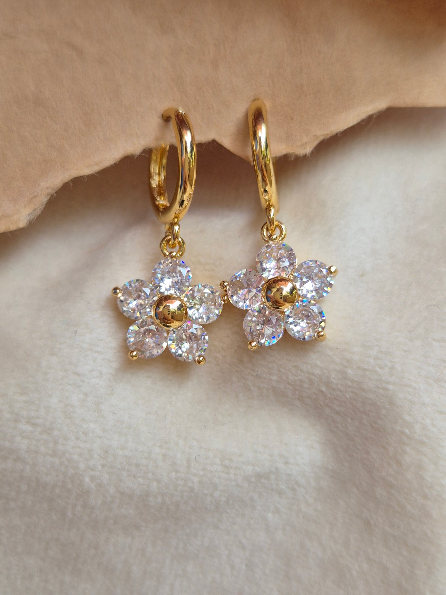 Chunky Flower Dangling Hoops